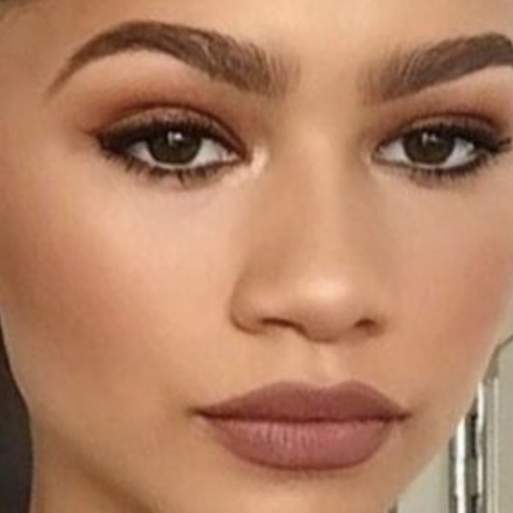 ❇️🧚‍♀️LOOKIN' LIKE WEALTH MAC DISCONTINUED Lim. Ed. Lipstick NWOBOX - Picture 6 of 10